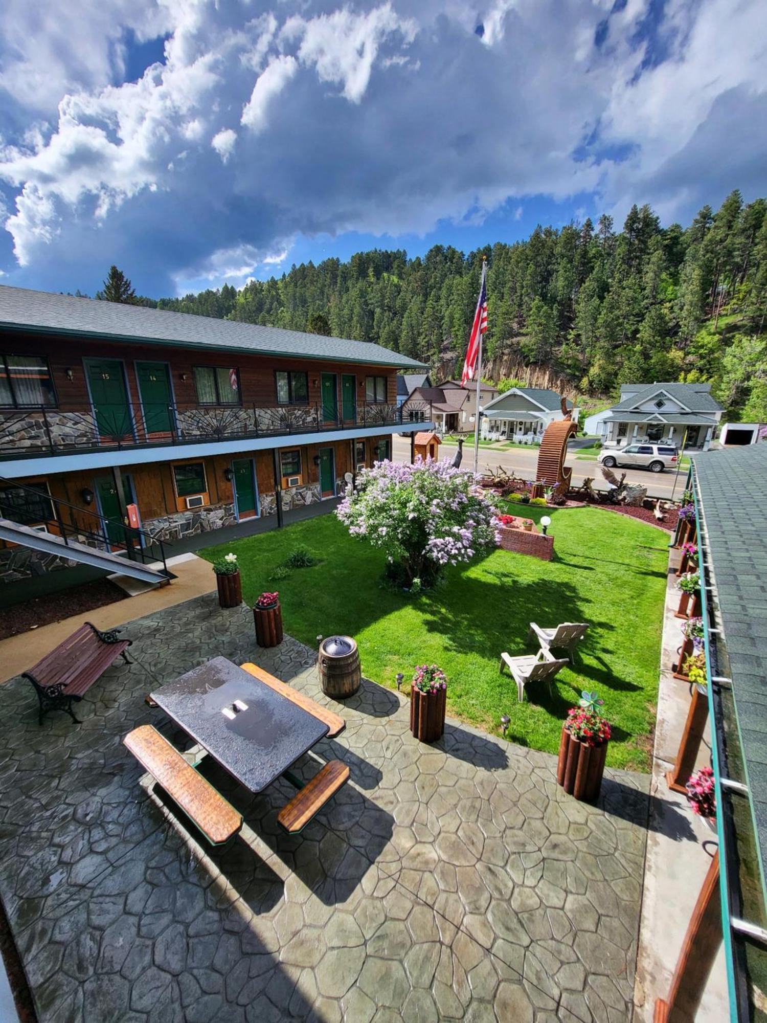 Cedar Wood Inn Deadwood Exterior photo